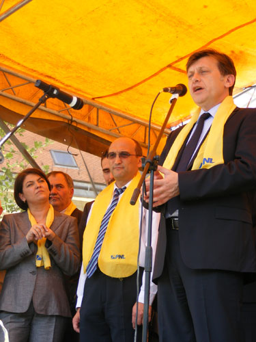 Crin Antonescu in Maramures (c) eMM.ro