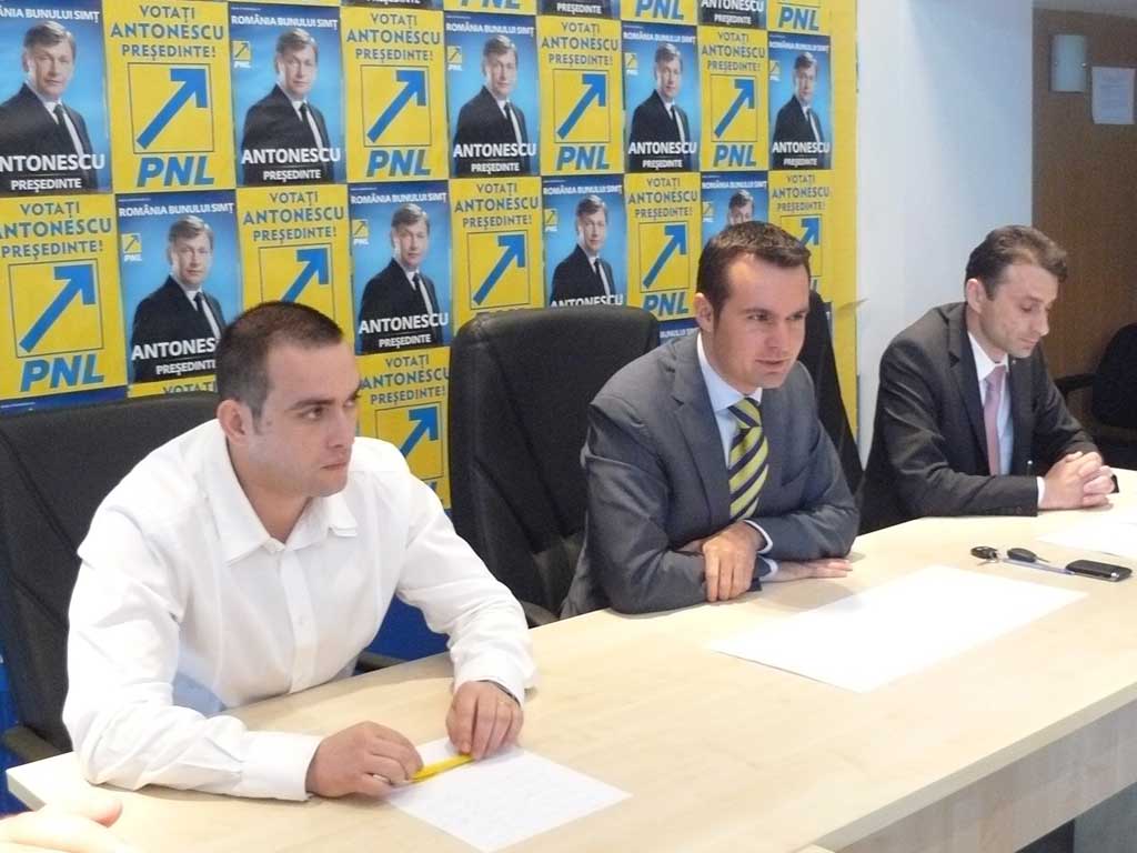 Foto Cristian Niculescu Tagarlas - consilier local, Catalin Chereches - deputat, Gavril Ardusatan - consilier judetean