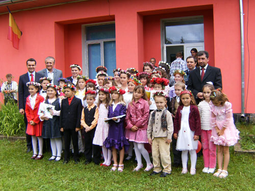 Foto Catalin Chereches - deputat de Maramures, premiere final de an scolar