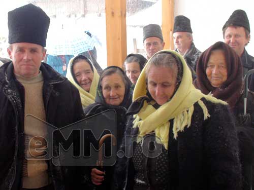 Foto: alegeri parlamentare 2012 - alegatori Maramuresul istoric (c) eMaramures.ro