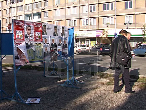 Foto: afise electorale - panou Baia Mare (c) eMaramures.ro