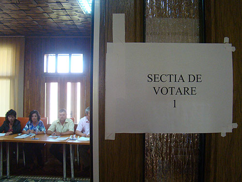 Foto: alegeri Miresu Mare - turul 2 - balotaj (c) eMaramures.ro