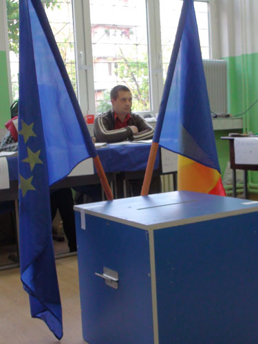 Foto: sectie de votare - alegeri Baia Mare - 8 mai (C) eMaramures.ro