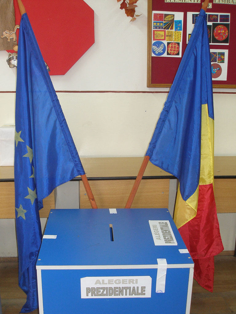 Foto alegeri prezidentiale - urna - sectie de votare Baia Mare (c) eMaramures
