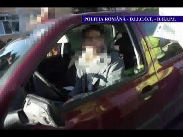 Foto sofer prins drogat la volan