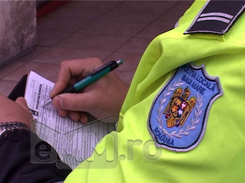Foto: agent Politia Locala Baia Mare (c) eMaramures.ro