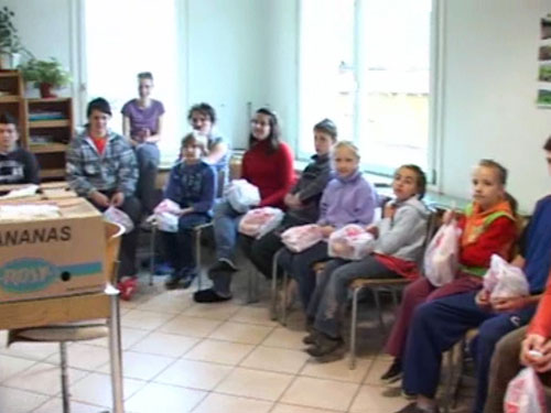 Foto Cadouri de la pompieri pentru copiii de la Casa Luminii (c) eMM.ro