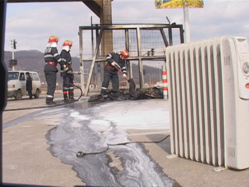 FOTO: Incendiu post paza, Metro Baia Mare