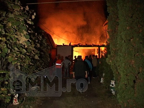 Foto: incendiu Satulung - casa fost viceprimar Cordrea (c) eMaramures