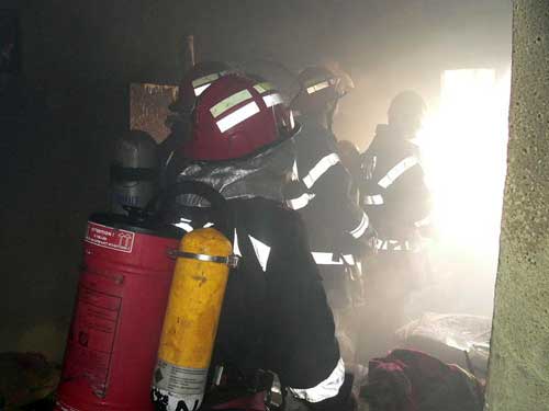 Foto pompieri maramureseni - incendiu (c) eMaramures.ro