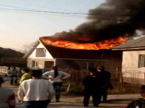 Foto Incendiu Finteusu Mic (c) eMaramures.ro