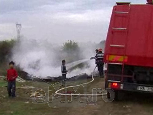 Foto: incendiu Pirita - cauciucuri (c) eMaramures.ro