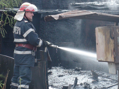 Foto: cuptoare smoala incendiate - Baia Mare (c) eMaramures.ro