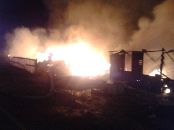 Incendiu devastatpr pe Craica (c) eMM.ro