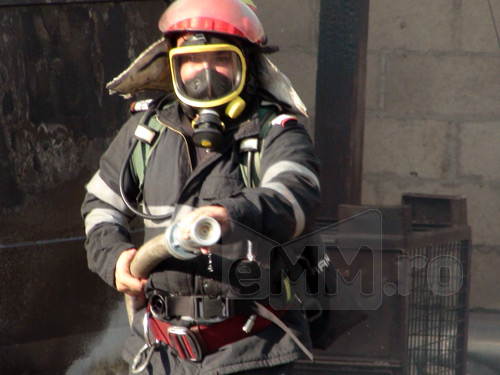 Foto: incendiu Lapusel - abator Ioan Tataran (c) eMaramures.ro