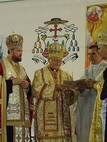 Foto: PF Lucian - episcop Vasile Bizau (c) bru.ro