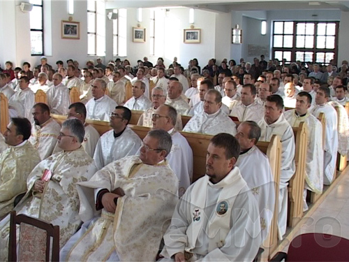 Slujba la Biserica Greco-Catolica (c) eMM.ro