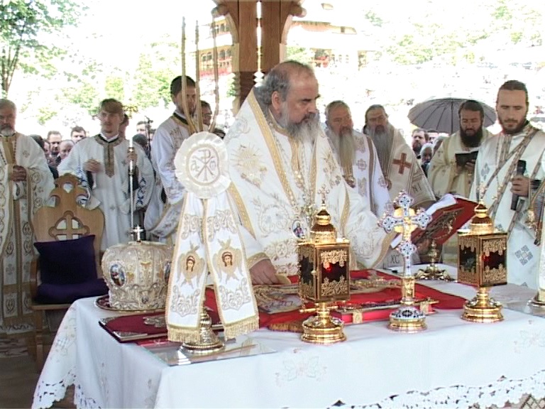 Patriarhul Daniel, la Manastirea Barsana (c) eMM.ro