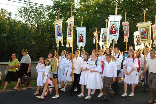 Procesiune de Sfanta Maria in Saliste