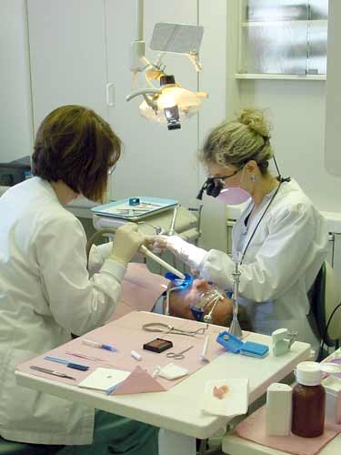 Foto: cabinet stomatologic - dentisti Baia Mare (c) sxc.hu