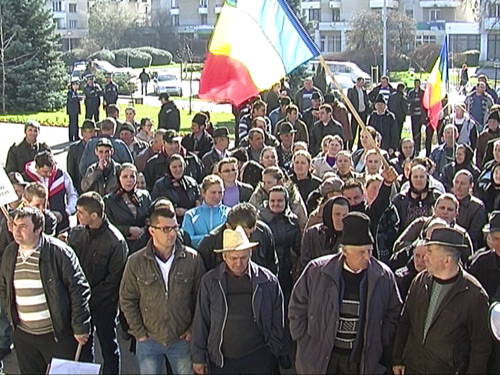 Protest Prefectura localnici Sapanta (c) eMaramures.ro