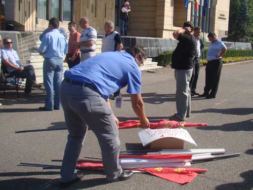 FOTO: Postasii protesteaza in Baia Mare (c) eMM.ro