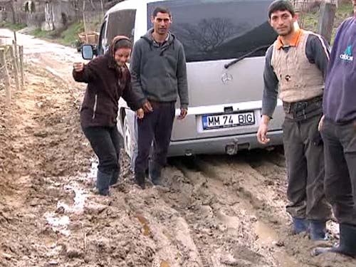 Foto: Strada cu noroi Curtuiusu Mare