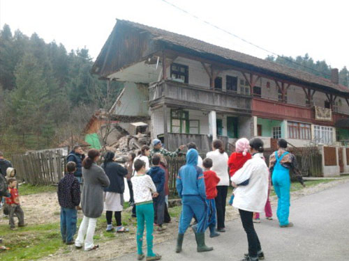 Foto: bloc prabusit Nistru (C) eMaramures.ro