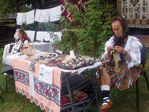 Foto Targul mesterilor populari - Muzeul Satului Baia Mare (c) eMaramures.ro