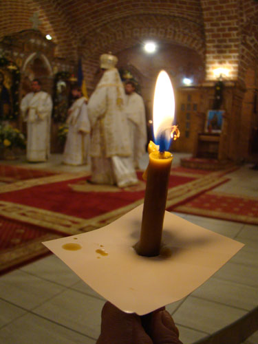 Foto Lumina Sfanta - Pasti in Maramures - catedrala episcopala Baia Mare (c) eMaramures.ro