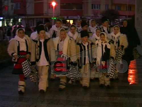 Foto: traditii - colindatori in Baia Mare - Festival traditii de iarna (c) eMaramures.ro