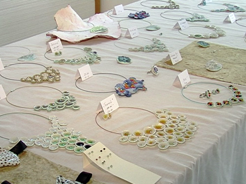 Variety Opposite Making IDEI DE CADOURI – Decoratiuni ingenioase, bijuterii handmade, dar si  obiecte practice, la cea de-a doua editie a Targului Darurilor de Craciun  (VIDEO) — eMaramures