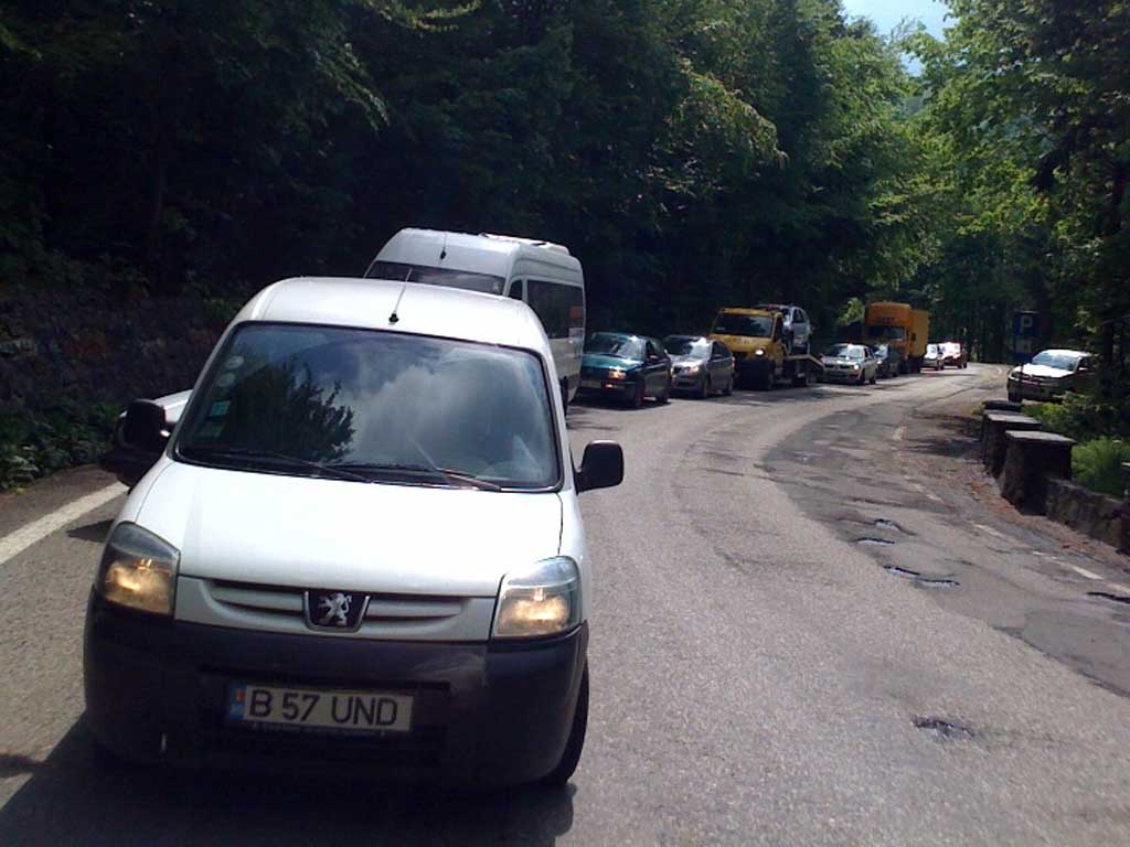 Foto DN 18 - blocaj - trafic (c) eMaramures.ro