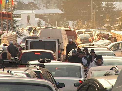 Foto aglomeratie masini in Cavnic