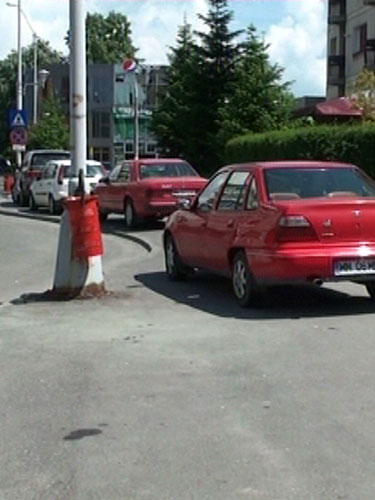 Foto: masini pe trotuare - Baia Mare (C) eMaramures.ro