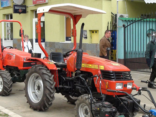 Foto tractor (c) eMM.ro