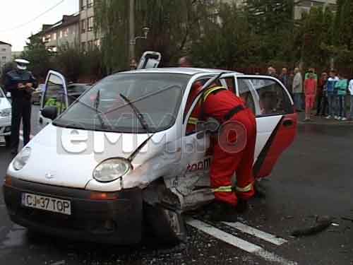 Foto: accident Republicii - soferita Matiz (c) eMaramures.ro