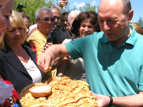 Foto Traian Basescu - Tanjaua de la Hoteni (c) eMaramures.ro