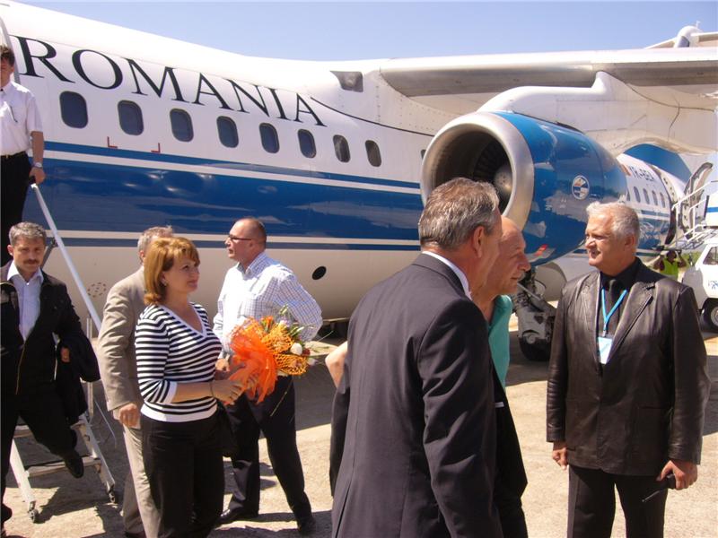 Foto aeronava prezidentiala - Traian Basescu - Aeroport Baia Mare (c) CJ Maramures