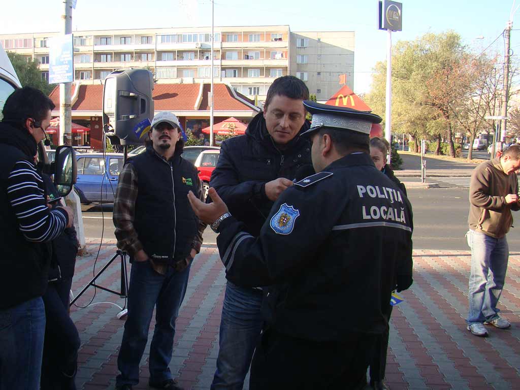 Farsa a Politiei Locale de ziua eMaramures (c) eMM.ro