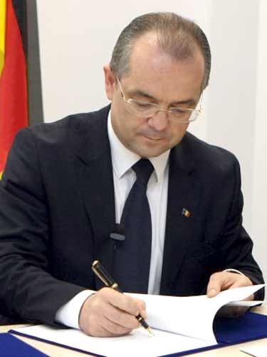Emil Boc - premier (c) gov.ro