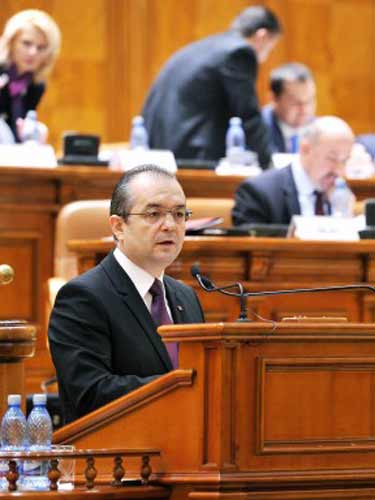 Emil Boc la Parlament (c) gov.ro