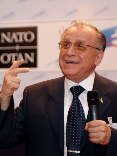 Foto: Ion Iliescu (c) nato.int