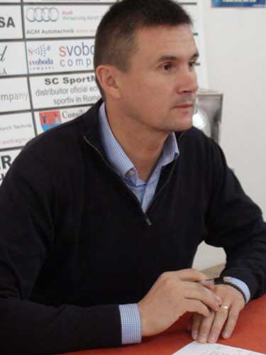 Foto: Cristian Balaj - presedinte AJF Maramures (C) eMaramures.ro