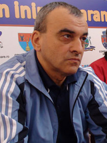 Foto: Sorin Radulescu - antrenor Minaur (C) eMaramures.ro