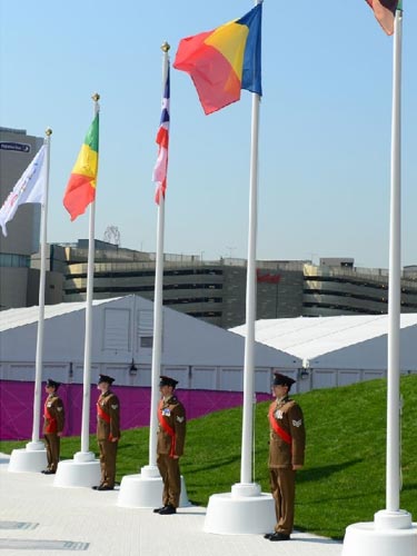 Foto: drapelul Romaniei in Satul Olimpic (c) cosr.ro