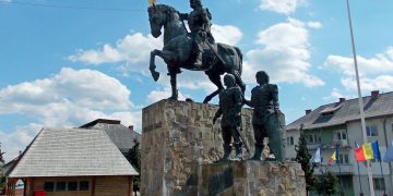 Bogdan Voda s-a intors acasa in Cuhea: ansamblu monumental inaugurat dupa decenii de asteptare