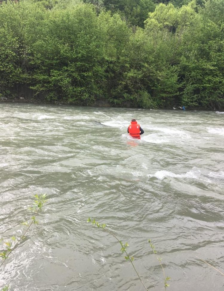 Continuă căutarea fetiței dispărute din Repedea. VIDEO