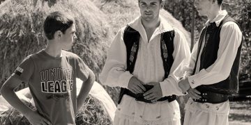 ”De la satul tradițional la provocările lumii moderne”