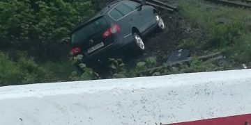 Accident la Hideaga. Un bolid a ajuns în șanț
